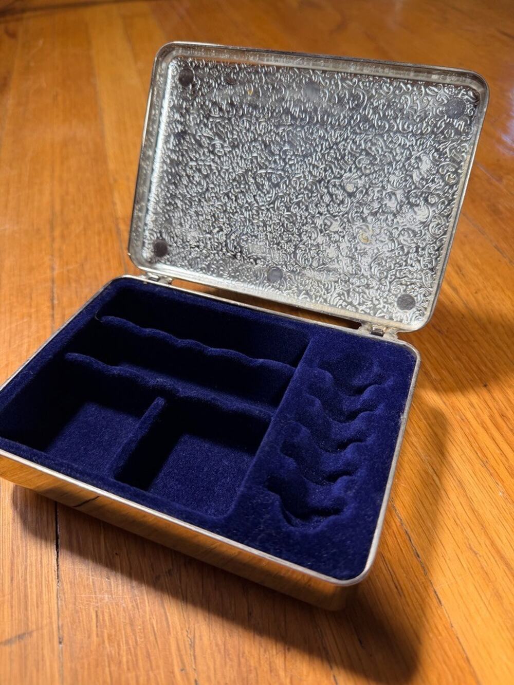 Vintage Blue Velvet Jewelry Case Ring Display Box Silver Tone Metal